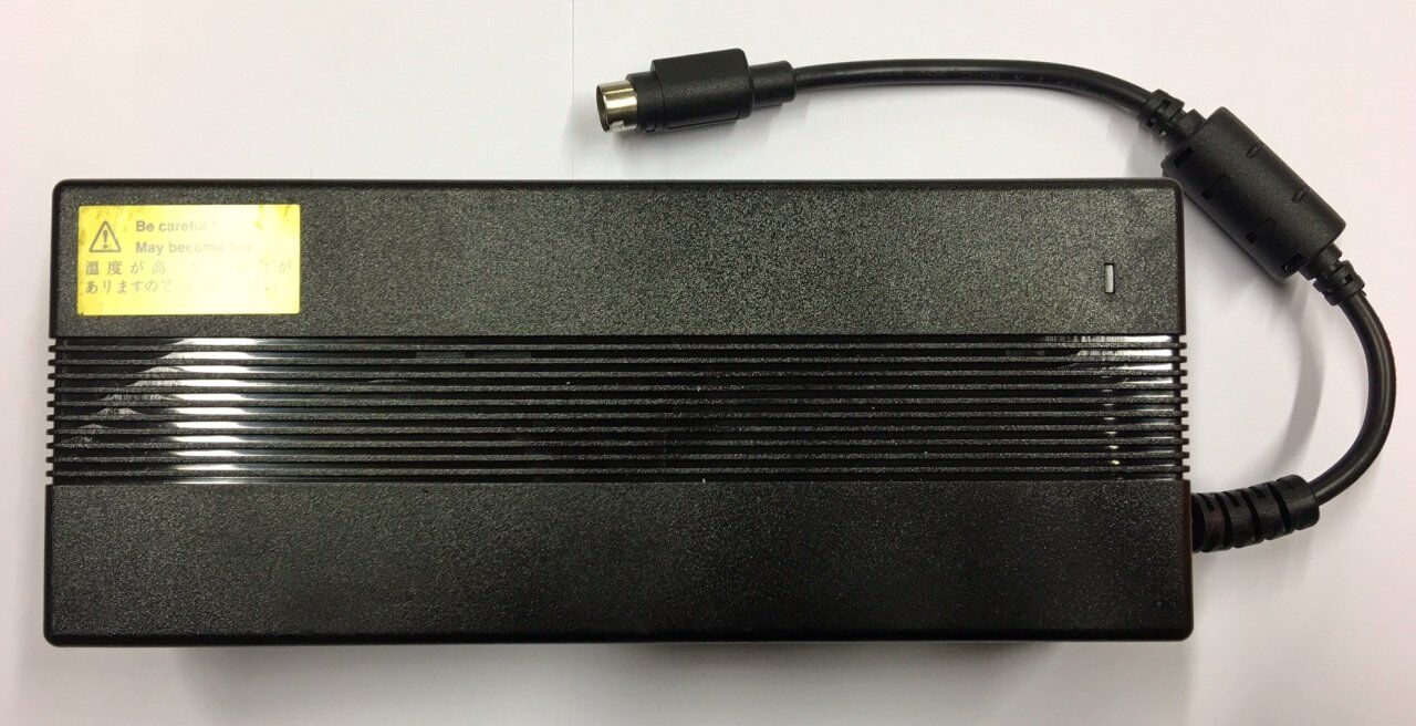 24 VOLT 9 AMPER  PLASTİK KASA ADAPTÖR