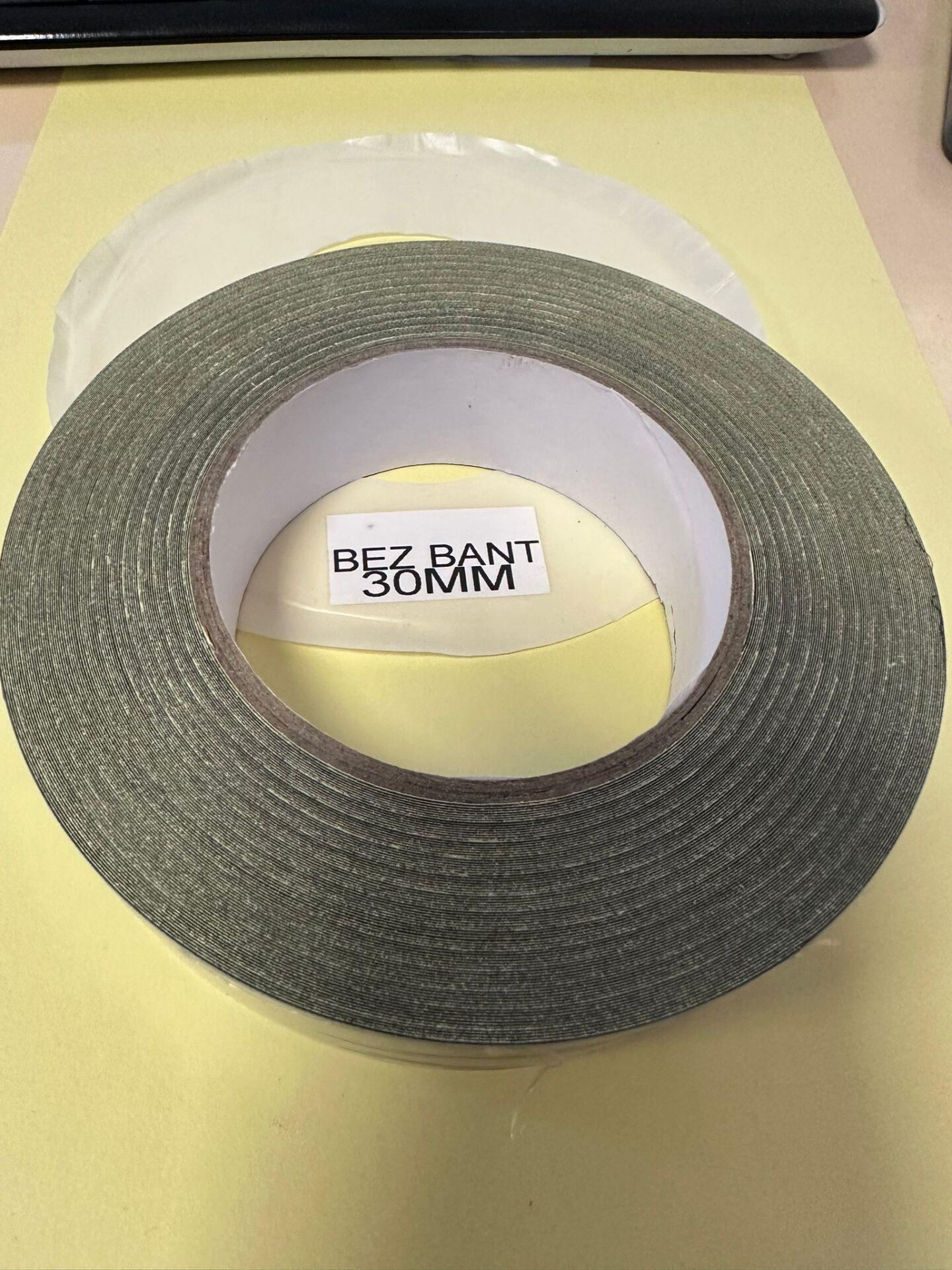 TV PANEL BANTI BEZ 30MM SİYAH 10 METRE