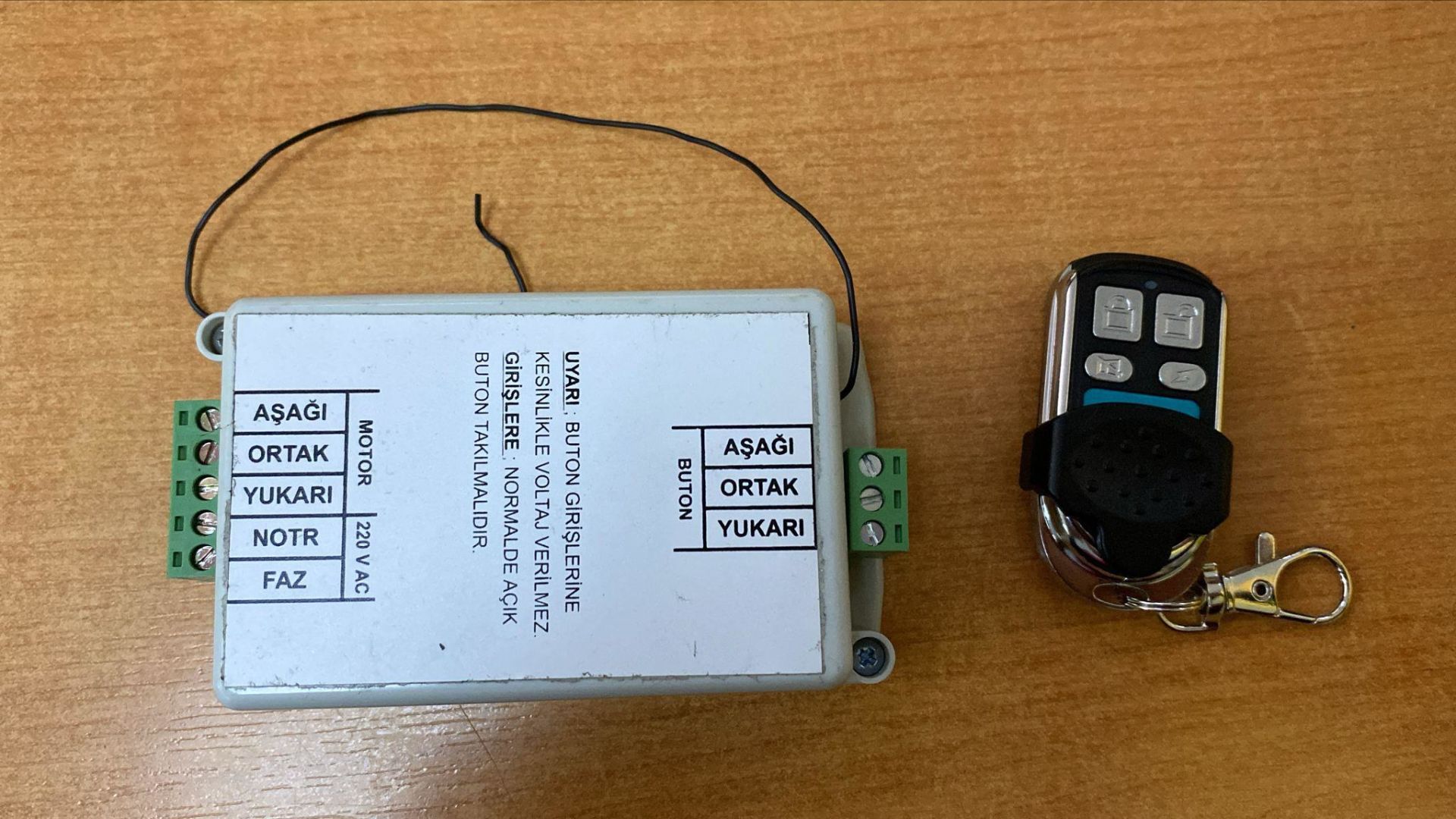 GARAJ & KEPENK & PANJUR ALICI KUMANDA SİSTEMİ 220 VOLT 1 ADET KUMANDA DAHİL