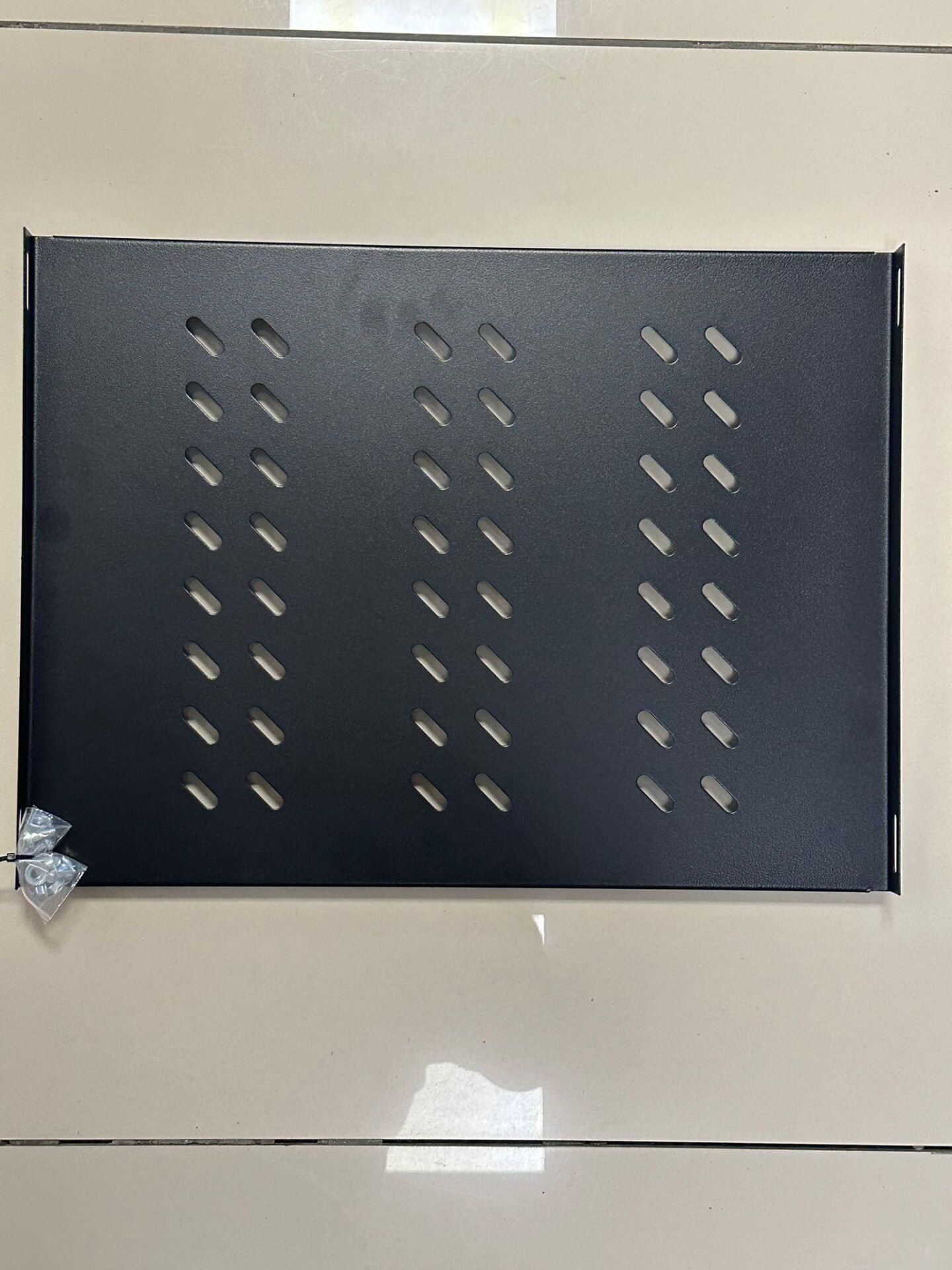 RACK KABİN RAFI YANDAN MONTAJLI ÖLÇÜLER 465X350 MM