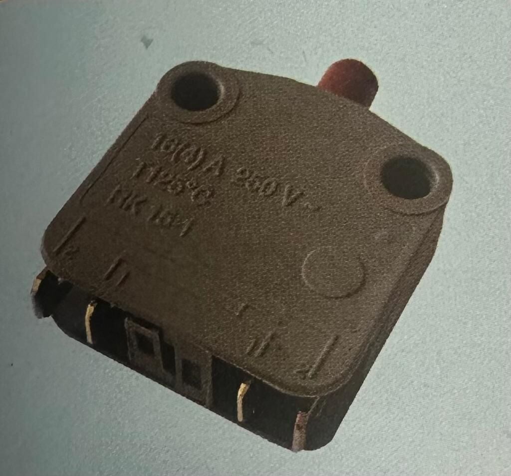 ÇR 211 119 ŞOFBEN SWİTCH 4 SOKETLİ