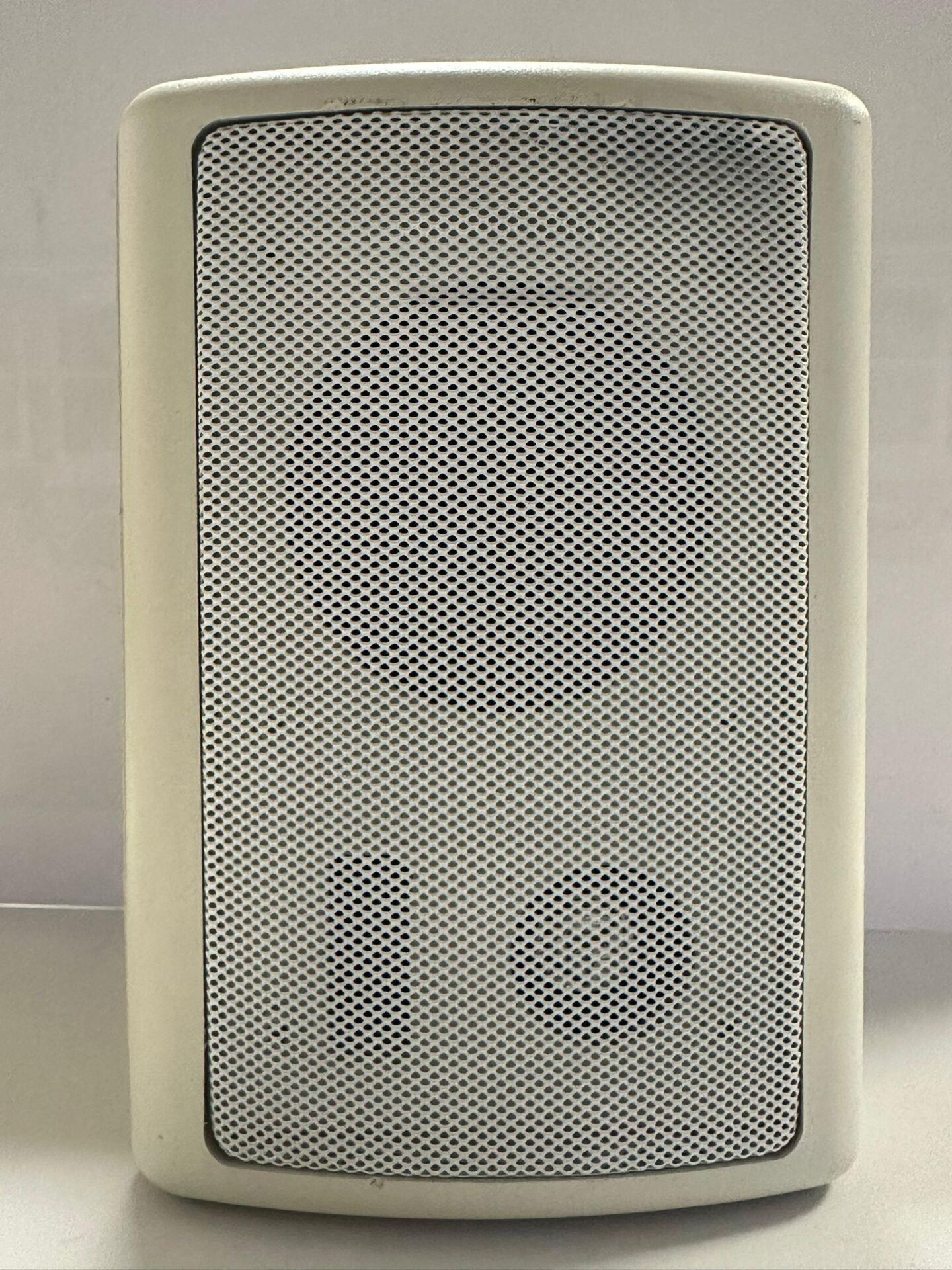 UNIVERSAL CTR-4 TRAFOSUZ 4 INÇ 8 OHM  DUVAR TİPİ 140x130x205 EBAT BEYAZ KASA HOPÖRLÖR