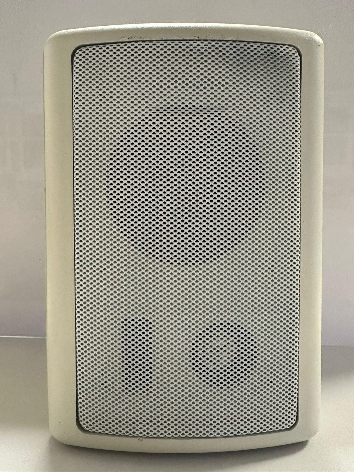 UNIVERSAL CTR-4 TRAFOSUZ 4 INÇ 8 OHM  DUVAR TİPİ 140x130x205 EBAT BEYAZ KASA HOPÖRLÖR
