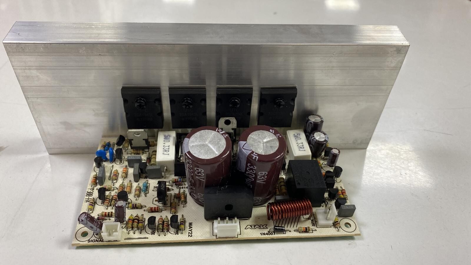 ATAK 300 WATT 4 TRANSİSTÖRLÜ ANFİ ÇIKIŞ KARTI SOĞUTUCU HARİÇ